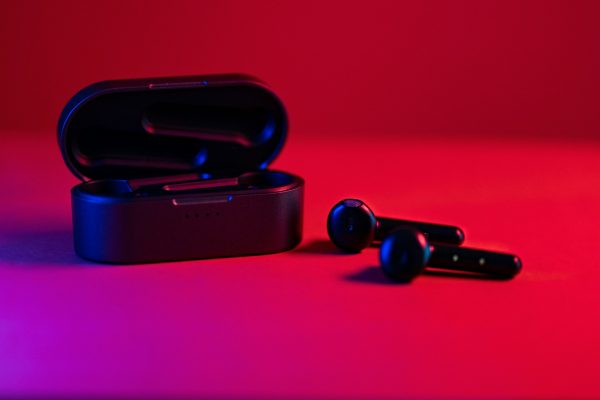 Keeping Your Apple Audio Sorted: From Lost Charging Cases to the Latest AirPods Max 2 Firmware